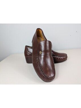Lotus women elegant brown leather loafers in size 8.5